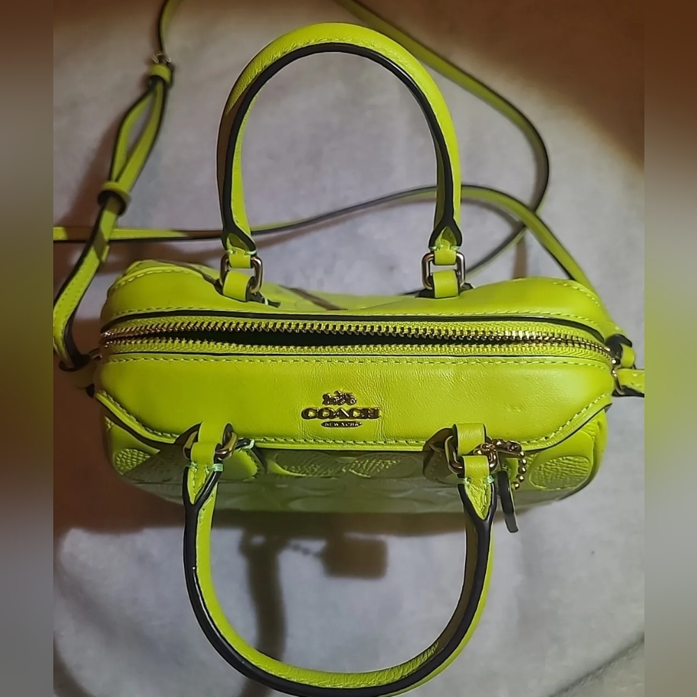 ❌ SOLD ❌ Coach Limited Edition Micro Bennett Satchel/Crossbody